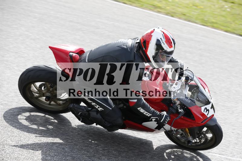 Archiv-2025/10 23.04.2025 Cornu Master School ADR/gruen-vert/313